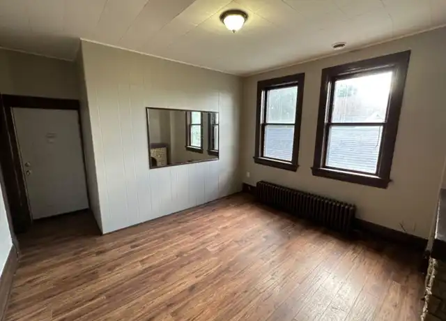Property at 1629-1631 S 7th St Unit 5, Milwaukee, WI, 53204, 3 beds, 1 bath, [object Object]