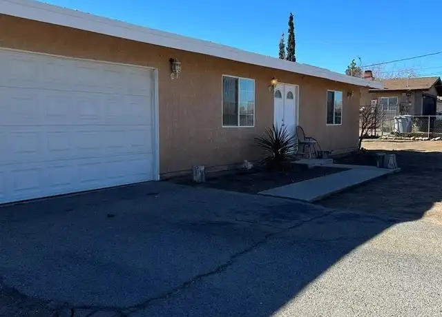 Property at 14611 Yucca St, Hesperia, CA, 92345, 2 beds, 1 bath, [object Object]