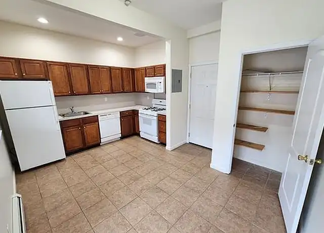 Property at 818 Clarence Ave Unit 3B, Bronx, NY, 10465, 2 beds, 1 bath, [object Object]