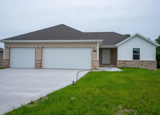Property at 2120 S Durango Dr, Bolivar, MO, 65613, 3 beds, 2 baths, [object Object]