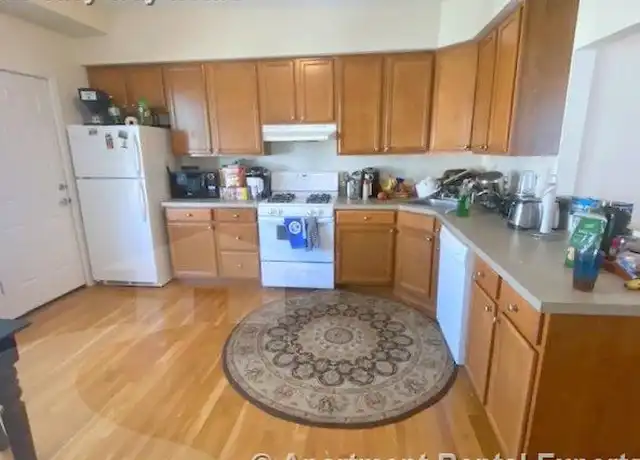 Property at 383 Columbia St Unit 3, Cambridge, MA, 02141, 3 beds, 1 bath, [object Object]
