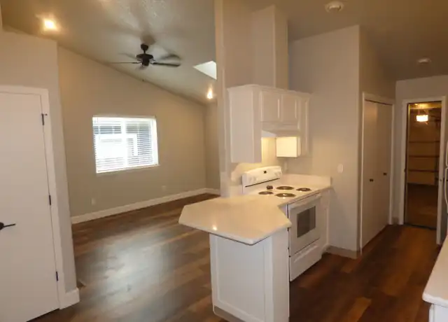 Property at 3710 Osborn Ave NE Unit 3710, Salem, OR, 97301, 2 beds, 2 baths, [object Object]