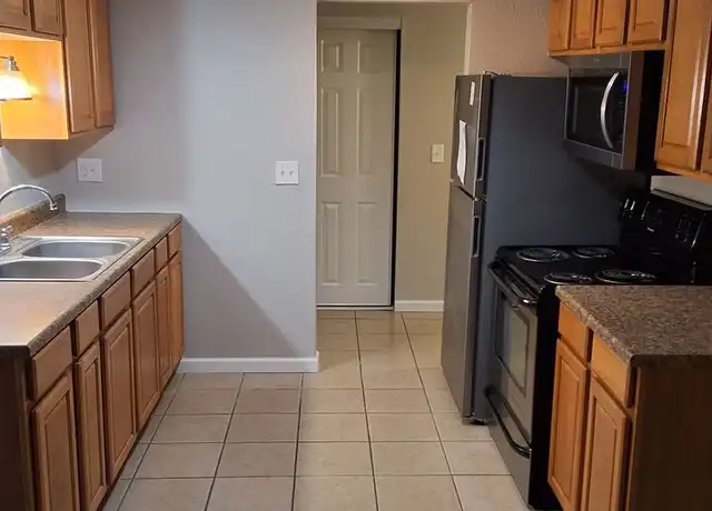 Property at 6517 N Lexington Dr Unit 203, Peoria, IL, 61614, 1 bed, 1 bath, [object Object]