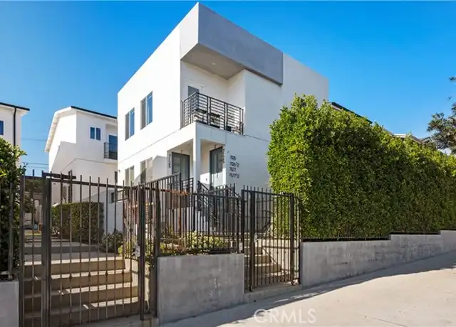 Property at 7125 S La Cienega Blvd, Los Angeles, CA, 90045, 3 beds, 2 baths, [object Object]