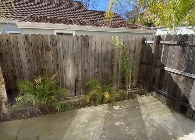 Property at 1043 39th St Unit 6, Sacramento, CA, 95816, 2 beds, 1.5 baths, [object Object]