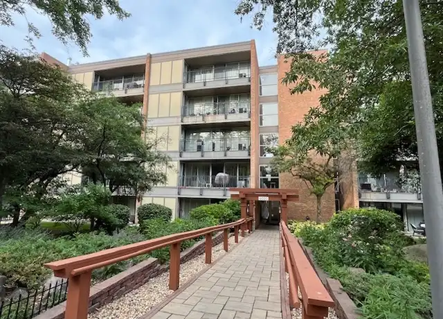 Property at 6020 Oakwood Dr Unit 1G, Lisle, IL, 60532, 1 bed, 1 bath, [object Object]