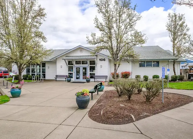 Photo of 4885 Aster St, Springfield, OR 97478
