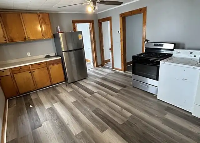 Property at 153 Charlton St Unit 2, Southbridge, MA, 01550, 3 beds, 1 bath, [object Object]