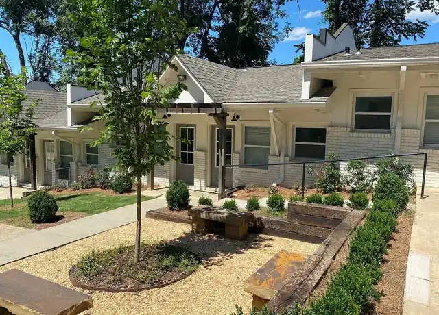 Property at Clairmont Court Apartments - 3015 Clairmont Ave S, Birmingham, AL, 35205, 0 beds, 1 bath, [object Object]