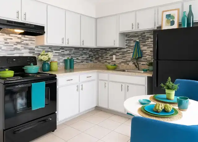 Property at Bloom at Morrow - 6252 N Lee St, Morrow, GA, 30260, 1-2 bed, 1 bath, [object Object]