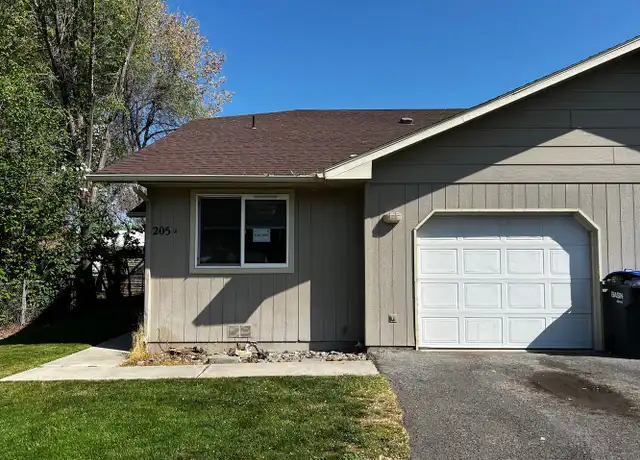 Property at 205 Valleyview Ave Unit A, Selah, WA, 98942, 3 beds, 2 baths, [object Object]