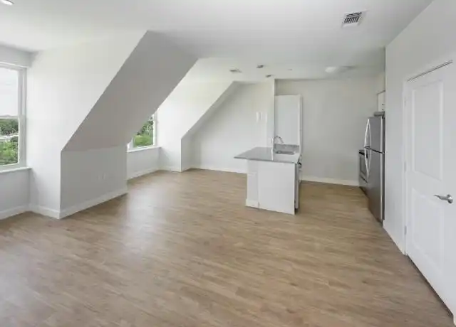 Property at 25 Commercial St, Braintree, MA, 02184, 1 bed, 1 bath, [object Object]