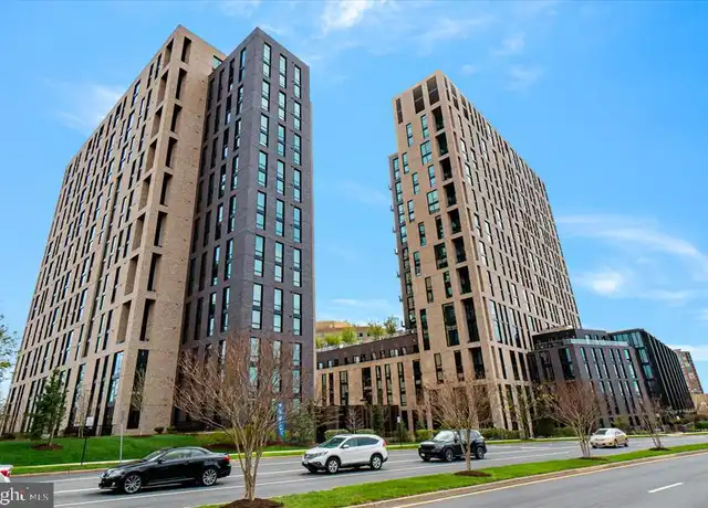 Property at 1871 Fountain Dr, Reston, VA, 20190, 1 bed, 1 bath, [object Object]