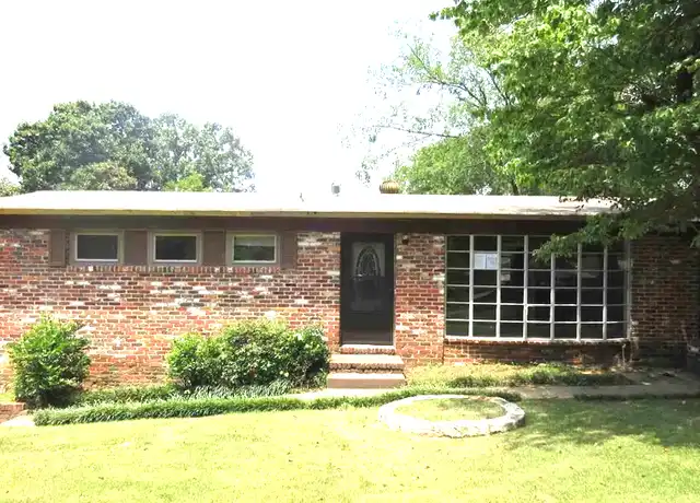 Property at 836 Glen Ridge Dr, Fairfield, AL, 35064, 3 beds, 2 baths, [object Object]