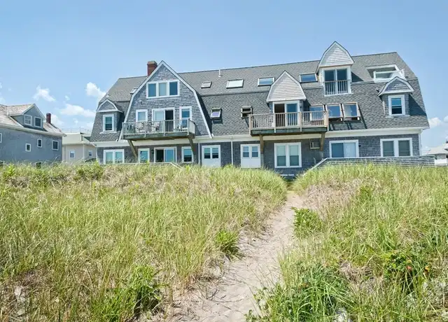 Property at 175 Beach Ave #3, Hull, MA, 02045, 1 bed, 1.5 baths, [object Object]