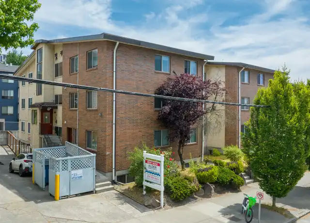 Property at 4220 8th Ave NE Unit 302, Seattle, WA, 98105, 2 beds, 1 bath, [object Object]