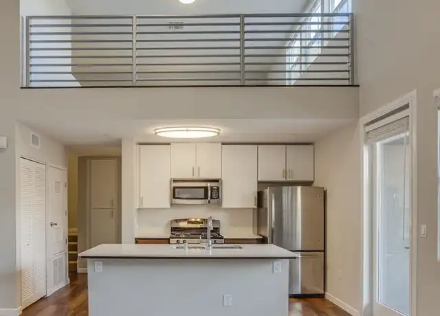 Property at 956 Lake St Unit D, Venice, CA, 90291, 1 bed, 1 bath, [object Object]