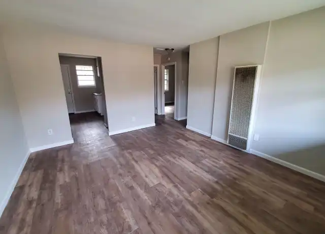 Property at 607 E McLemore Ave Apt 4, Memphis, TN, 38106, 2 beds, 1 bath, [object Object]