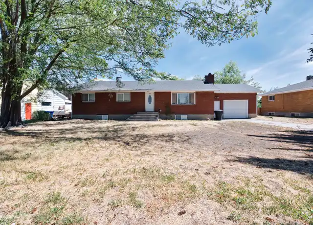 Property at 325 S 3rd W Unit W325HI UPSTAIRS Bed 1 (Master), Rexburg, ID, 83440, 3 beds, 1.5 baths, [object Object]