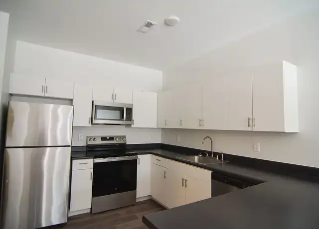 Property at Union at Antelope Valley - 420 S 18th St, Lincoln, NE, 68508, 1-3 bed, 1-2 bath, [object Object]