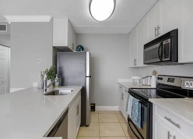 Photo of 711 Forest Club Dr, Wellington, FL 33414