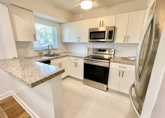 Property at 5531 SW 78th St Unit B, Miami, FL, 33143, 2 beds, 1 bath, [object Object]