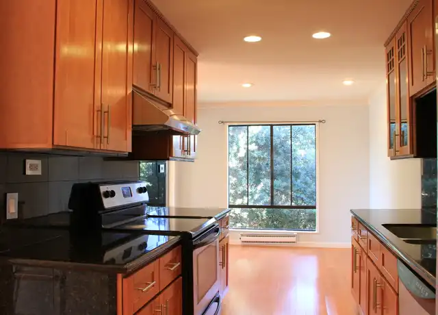 Property at 4 Admiral Dr, Emeryville, CA, 94608, 1 bed, 1 bath, [object Object]