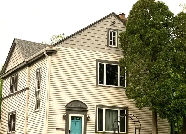 Property at 201 N 21st Ave E Unit Upper Unit, Duluth, MN, 55812, 2 beds, 1 bath, [object Object]