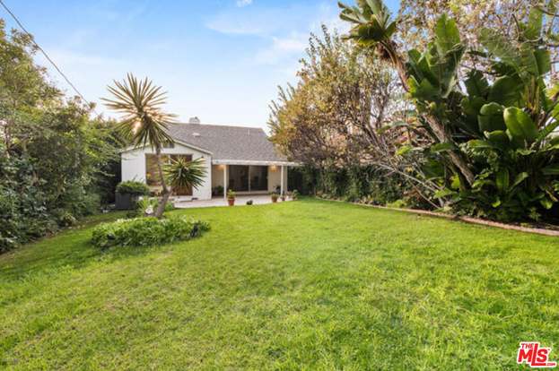 134 N Bowling Green Way, Los Angeles, CA 90049