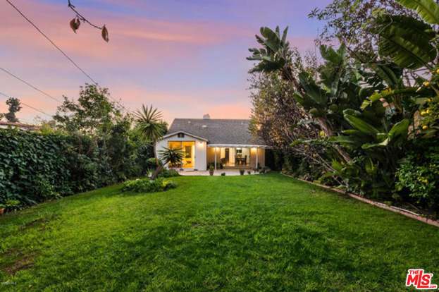 134 N Bowling Green Way, Los Angeles, CA 90049