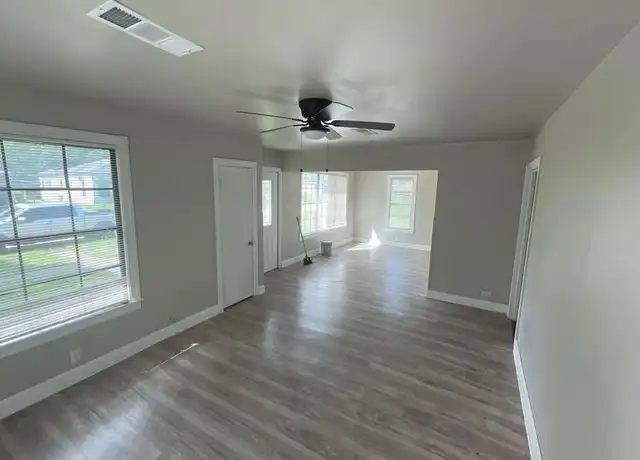Property at 1112 W 5th St, Port Arthur, TX, 77640, 3 beds, 1 bath, [object Object]