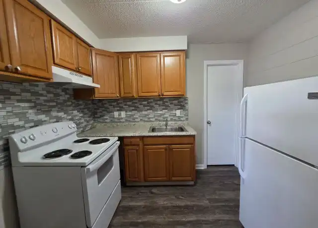 Property at 100 Brookside Dr Unit 3A, Clarksville, TN, 37042, 1 bed, 1 bath, [object Object]