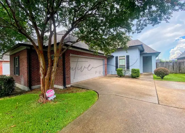 Property at 2131 La Cache Dr, Lake Charles, LA, 70601, 3 beds, 2 baths, [object Object]