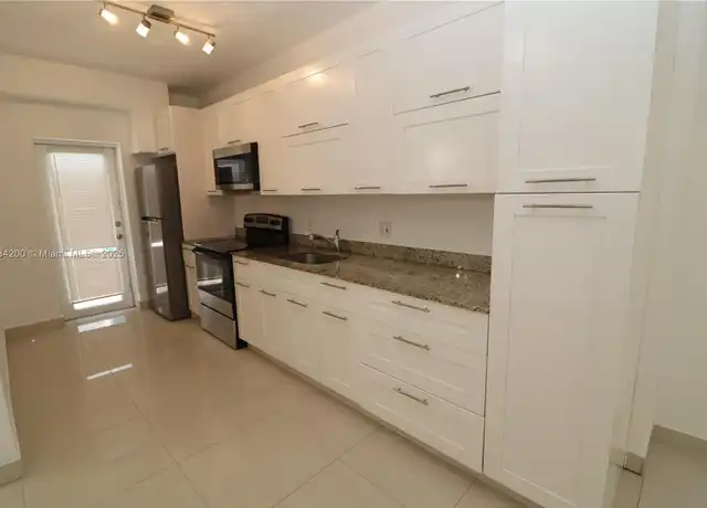 Property at 540 74th St Unit 5, Miami Beach, FL, 33141, 0 beds, 1 bath, [object Object]