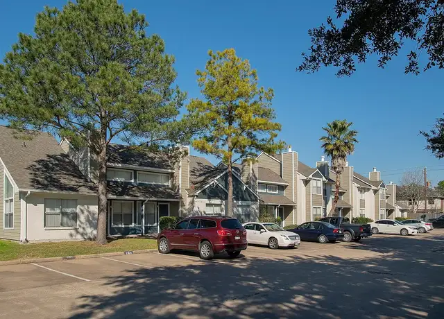Photo of 2902 Whispering Winds Dr, Pearland, TX 77581