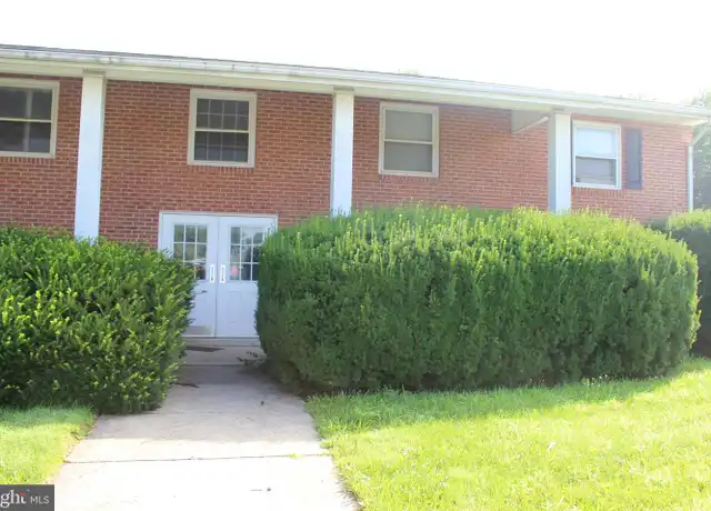 Property at 45 Eisenhower Dr Unit B-1, Chambersburg, PA, 17201, 2 beds, 1 bath, [object Object]