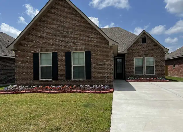 Property at 132 Oriole St, Houma, LA, 70364, 4 beds, 3 baths, [object Object]