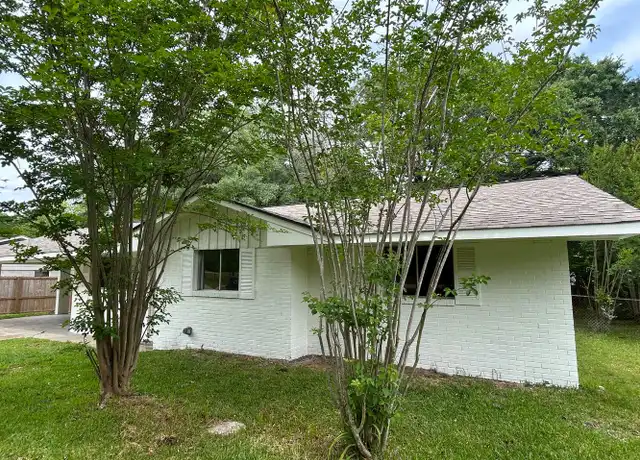 Property at 810 Louis Wilson Dr, Brandon, MS, 39042, 3 beds, 2 baths, [object Object]