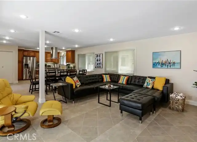 Property at 617 Iris Ave Unit B, Corona Del Mar, CA, 92625, 4 beds, 2 baths, [object Object]