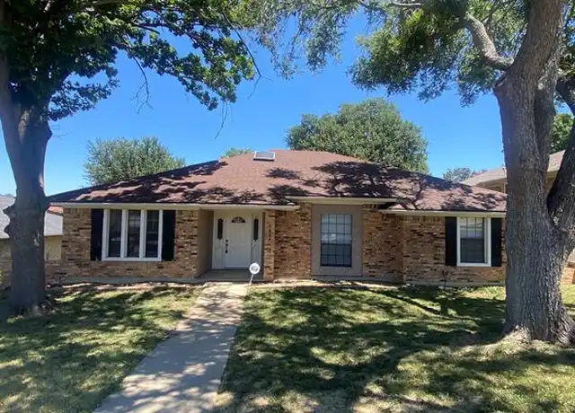 Property at 1804 Green Ridge Dr, Carrollton, TX, 75007, 4 beds, 2 baths, [object Object]
