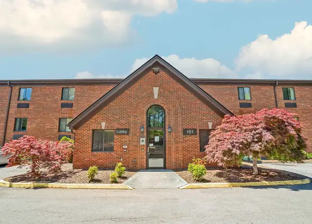Photo of 101 Cahaba Park Cir, Birmingham, AL 35242