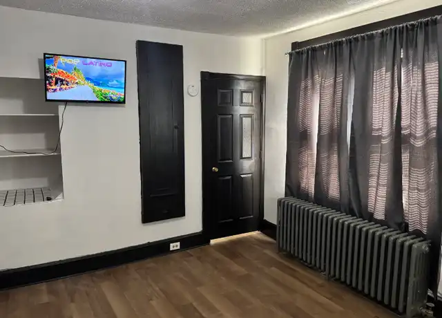 Property at 1031 Marion St, Reading, PA, 19604, 1 bed, 1 bath, [object Object]