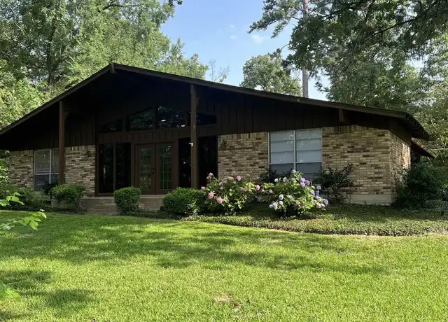 Property at 302 Rosewood Dr, Hideaway, TX, 75771, 4 beds, 2 baths, [object Object]