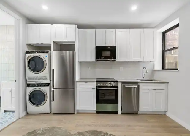 Property at 657-659 E 187th St Unit 4, Bronx, NY, 10458, 4 beds, 2 baths, [object Object]