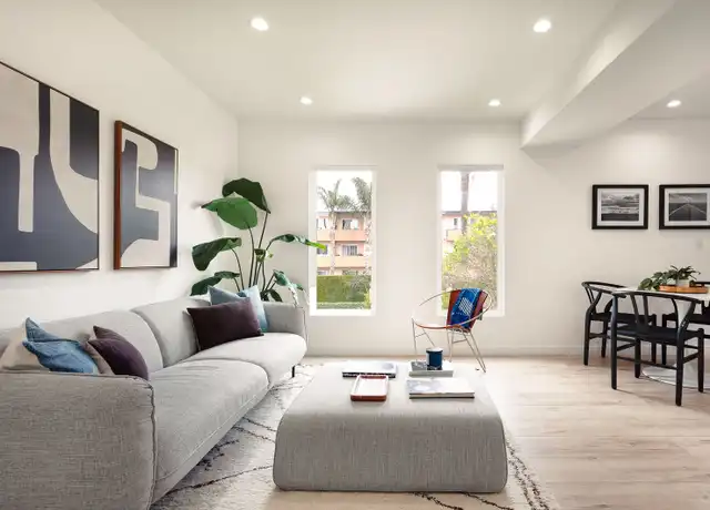 Property at 1319 S Saint Andrews Pl #13, Los Angeles, CA, 90019, 2 beds, 1 bath, [object Object]