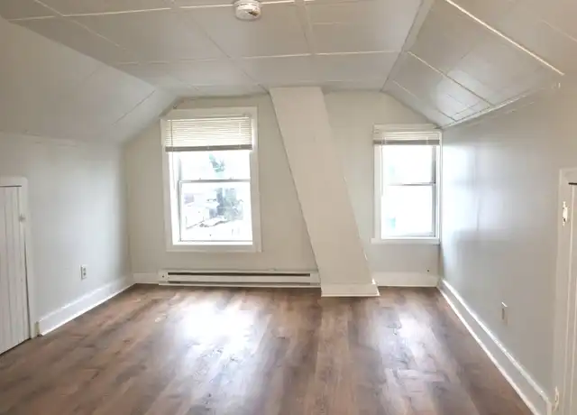 Property at 17 Railroad Ave #2, Phillipsburg, NJ, 08865, 2 beds, 1 bath, [object Object]