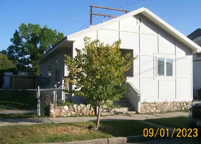 Property at 114 W Clark St, Livingston, MT, 59047, 2 beds, 1 bath, [object Object]