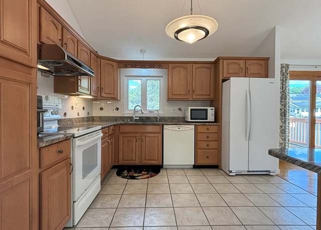Photo of 19 Independence Rd, Bedford, MA 01730