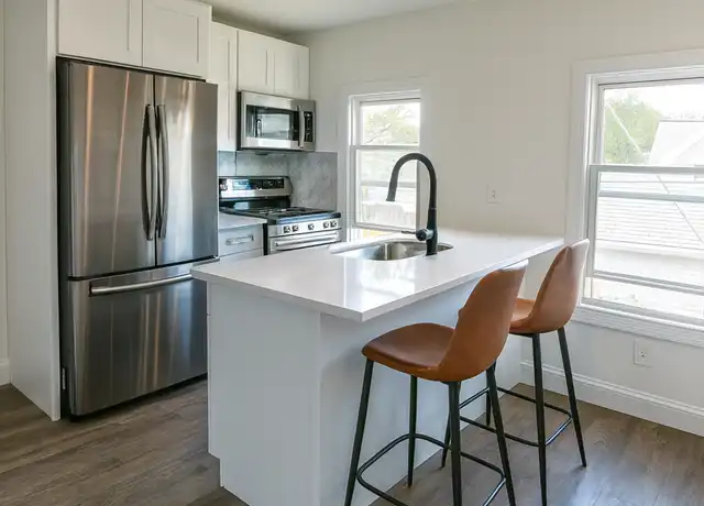 Property at 2089 W 41st St Unit Upper, Cleveland, OH, 44113, 1 bed, 1 bath, [object Object]