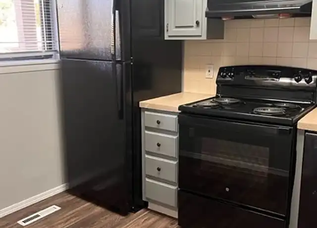 Property at Parke East Townhomes - 1000 S Woodlawn Blvd, Wichita, KS, 67218, 2-3 beds, 1.5 baths, [object Object]